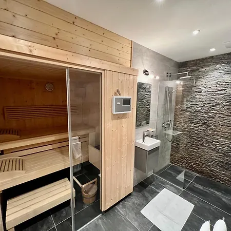 Le Bouquetin L Ski-out L Sauna דירה *