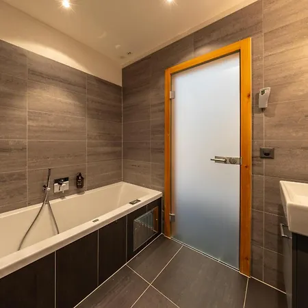 Le Bouquetin L Ski-out L Sauna Lejlighed